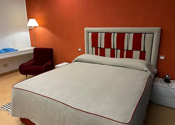 Deluxe Vittorio Po Centro Apartment *
